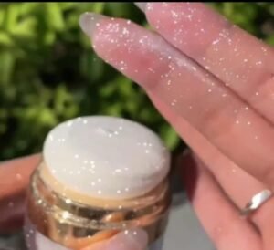 Poudre illuminatrice pour visage, corps et cheveux