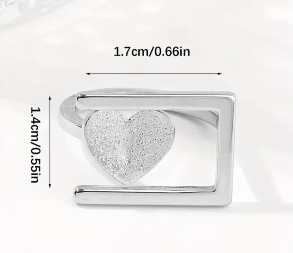 481501607_122139498170518320_5317356339333718633_n Bague originale rectangulaire avec un cœur relief à l'intérieur en acier inoxydable