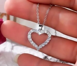 Collier pendentif cœur en acier inoxydable