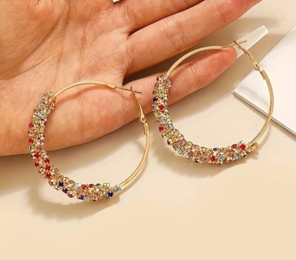 481805900_122139498572518320_7193284233295199351_n Boucles créoles Boho chic colorés en strass