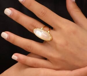 Bague ouverte avec nacre blanche naturel en Acier inoxydable