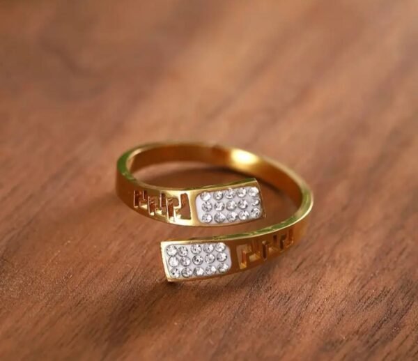 482320552_122139952574518320_3931903437264232465_n Bague ajustable avec zircon cubique en acier inoxydable