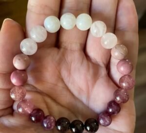 Bracelet en quartz rose, de la rhodonite et de la pierre de lune