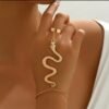 Bracelet serpent avec sa bague , une touche rétro et originale