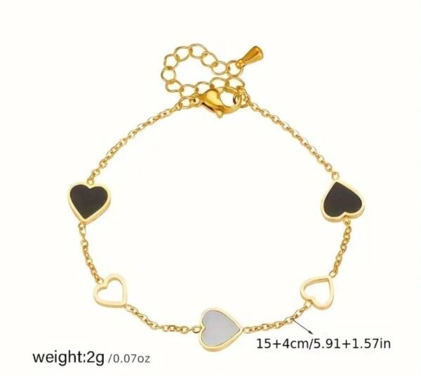 486300127_122142673604518320_6537062244231305331_n Bracelet petit cœur avec incrustation de résine nacré en acier inoxydable