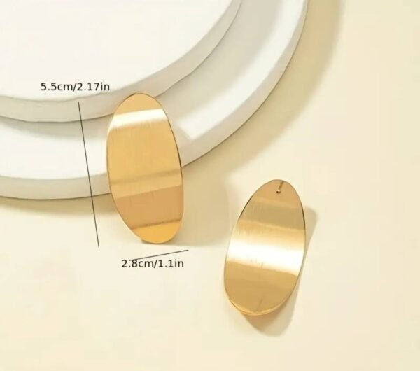 486759396_122142673202518320_5765444027687868345_n Boucles d'oreilles en forme d'ovale Plaque or