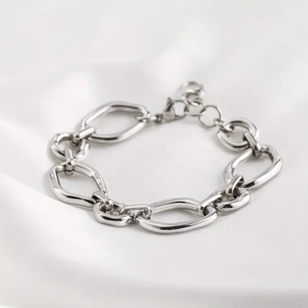 ce240a49-58ea-47db-8818-a3ed398fde24 Bracelet en acier inoxydable élégant et irrégulier