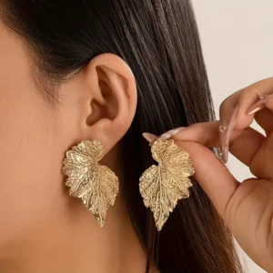 Boucles d'Oreilles Feuille en Forme d'Éventail Dorées d'Inspiration Vintage (Coloris doré ou argenté)