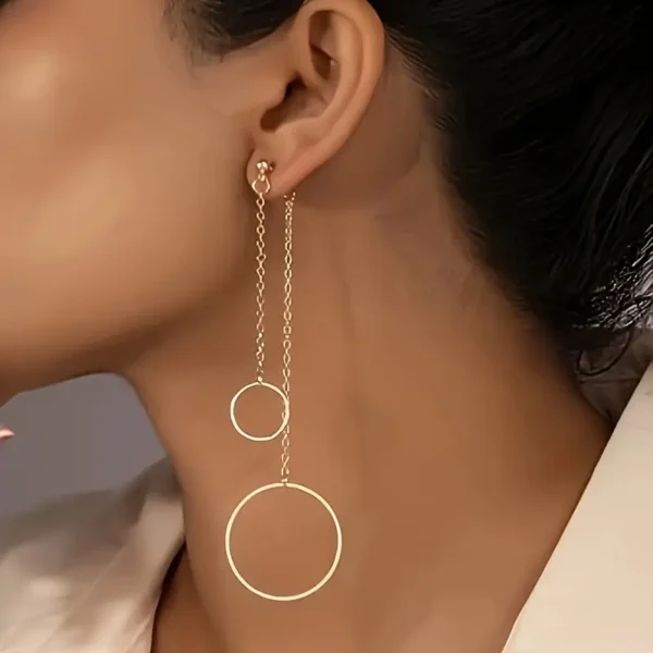 5f5e580d-2659-45e2-9124-eefc55ba7ed4 Boucles d’Oreilles Minimalistes à Chaîne Longue Géométrique Rondes