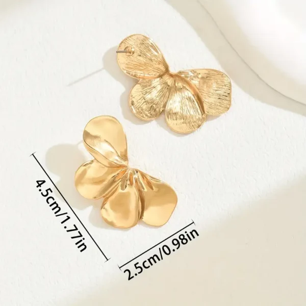 6aa5a0e5-a6be-4eff-86c0-f951e84d63cd Boucles d'Oreilles Clous Élégantes Plaquées Or 14K à Motifs Floraux et Géométriques