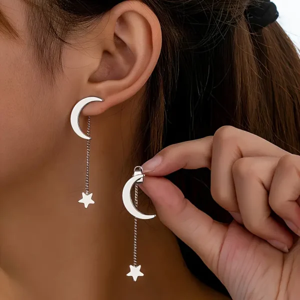 81bc6144-ff3b-4534-bd30-b2fa3e94c6ba Boucles d'Oreilles Élégantes à Pompons Détachables Étoile & Lune