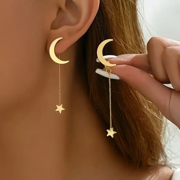 954767df-7435-470d-a13a-d147c40a7722 Boucles d'Oreilles Élégantes à Pompons Détachables Étoile & Lune