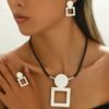 Ensemble Collier, Boucles d'Oreilles et Bague - Cordon en Cire Noir avec Pendentif Géométrique Carré Creux Rond