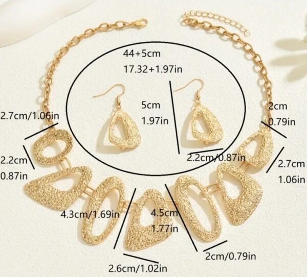fda1d178-84f5-499f-b613-00f2075e3080 Ensemble pendentif creux à motif géométrique irrégulier et boucles d'oreilles à pendentif martelé élégant et bohème