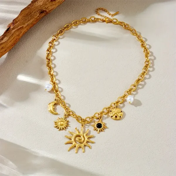 3f526953-8dda-47b6-956f-d693b02864df Collier Pendentif Rétro Bohème Soleil & Lune Doré