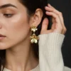 Boucles d'oreilles en perles élégantes au design fleurs dorées