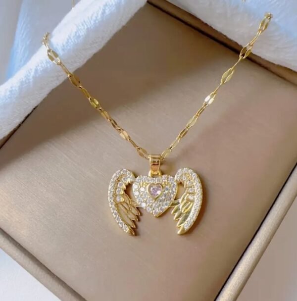 Collier Pendentif en Forme de Cœur et d'Ailes