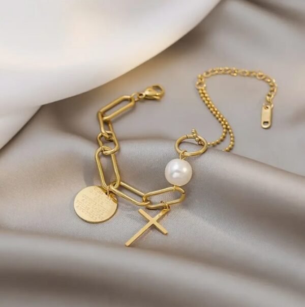 Bracelet avec Pendentif Croix et Chaîne à Maillons Irréguliers