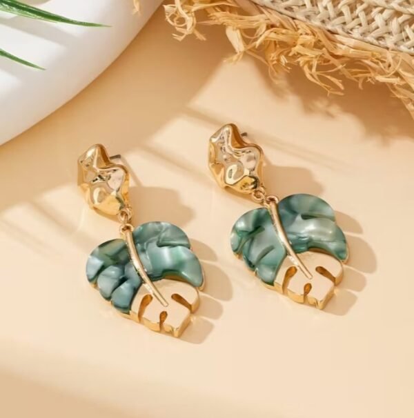 Boucles d'Oreilles en Feuille d'Acrylique Pendentifs Turquoise et Dorés