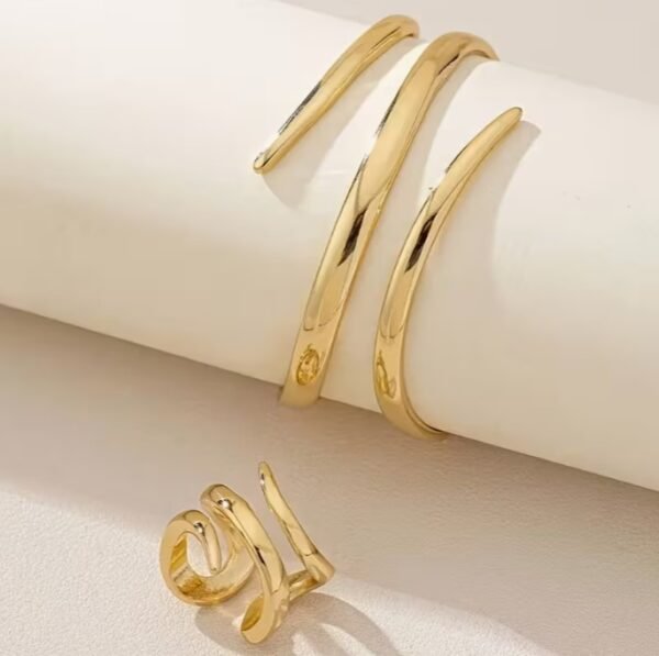 Bracelet Ouvert à Trois Couches Courbées