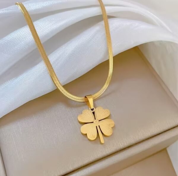 Capture d’écran 2025-12-29 184601 Collier Pendentif à Quatre Feuilles Élégant