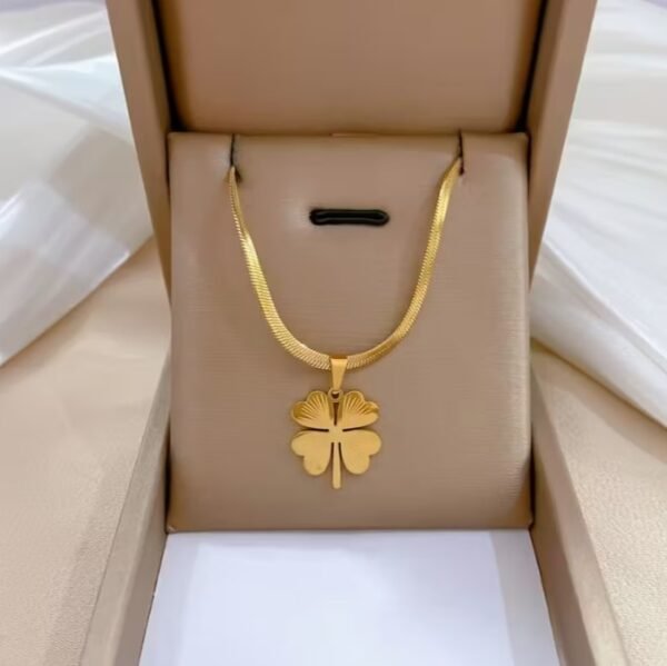 Capture d’écran 2025-12-29 184611 Collier Pendentif à Quatre Feuilles Élégant