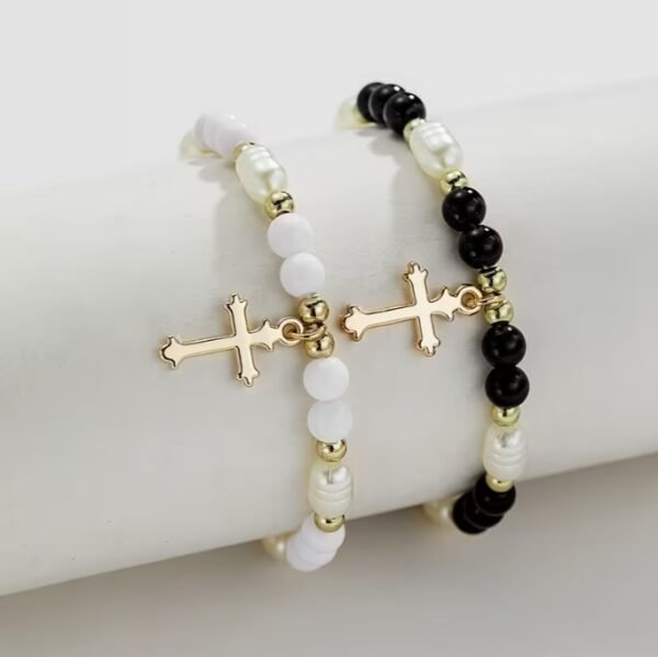 Bracelet Pendentif Croix Rétro (Coloris au choix)