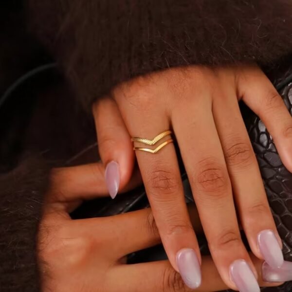 Bague à Double Couche Design V en Acier Inoxydable
