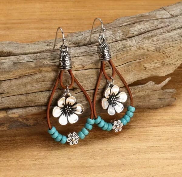 Boucles d'Oreilles Bohème Fleur de Prunier et Perles Turquoises
