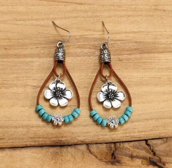 Boucles d'Oreilles Bohème Fleur de Prunier et Perles Turquoises