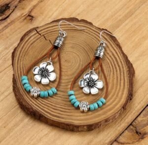 Boucles d'Oreilles Bohème Fleur de Prunier et Perles Turquoises